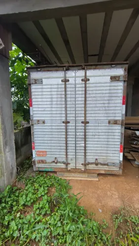 VENDO BAÚ DE HR - 3,10 m DE COMPRIMENTO
