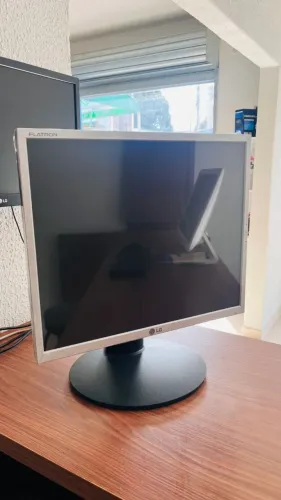 Monitor LCD LG 19" Com Garantia e Parcelamento Facilitado
