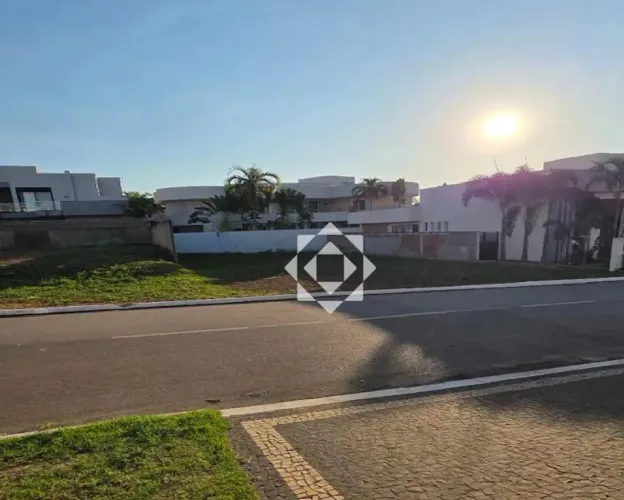 Terreno 420 m² em condomínio alto padrão à venda no Mirante do Lago em Palmas