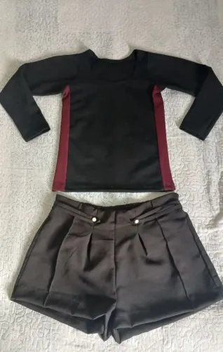 Desapego feminino blusa p e short M por 25 reais