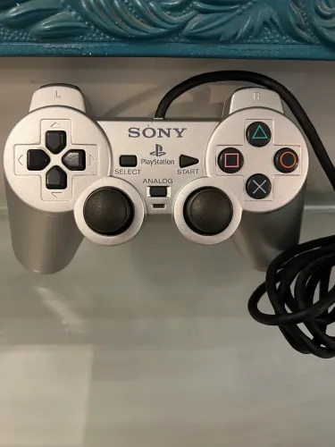 Controle do PlayStation 2 edição prata
