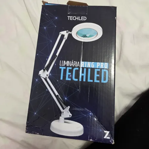 Lupa Luminária com Pedestal Tripé