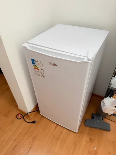 Frigobar Elgin 220V