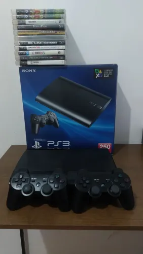 Ps3 Superslim 250GB com 2 controles Jogos mídia física e Caixa