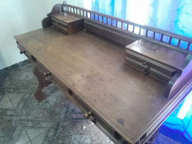 Escrivaninha em Imbuia Maciça-Móvel Antigo de lei