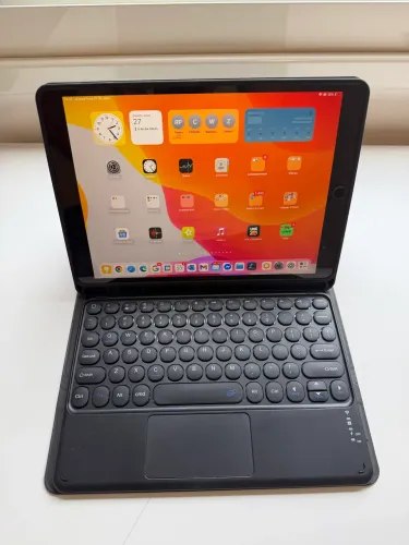 iPad Pro 10,5 polegadas Wi-Fi+celular e caneta, teclado e capa