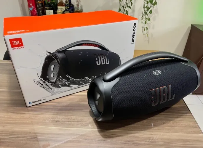 Caixa JBL Boombox 3 seminova