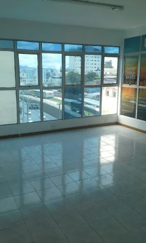 Sala Comercial - Bairro Sagrada Família/BH.