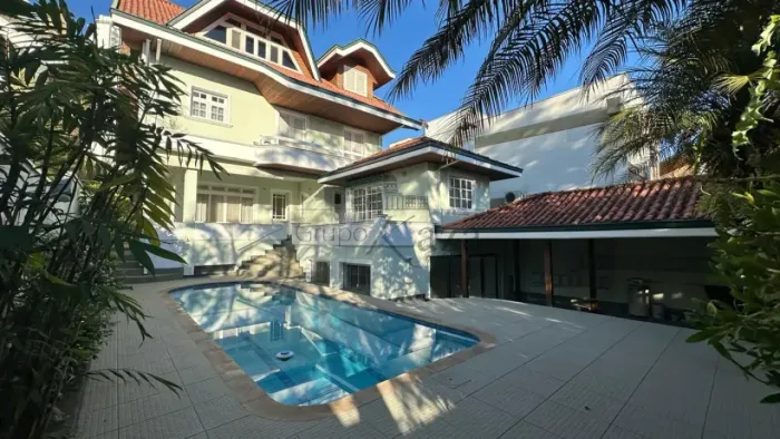 Oportunidade - Casa em Condomínio - Condomínio Jardim das Colinas - 5 Dormitórios - 800m².