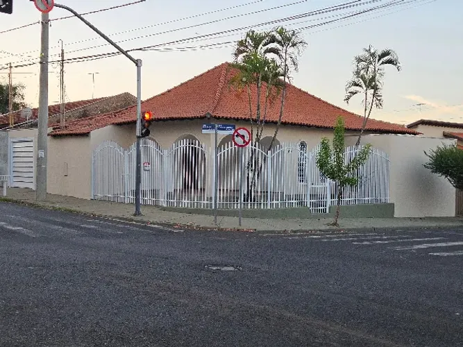 Casa no Jardim Nazareth, São José do Rio Preto, 3 Quartos, 3 Banheiros, Garagem Coberta