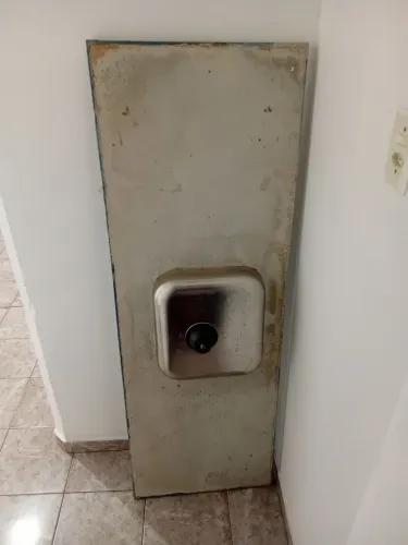 Vende-se pia inox, 150 reais em excelente estado. Não entrego. Meu WhatsApp *