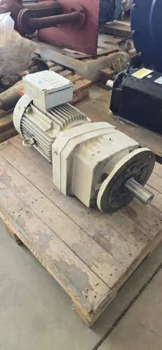 Motoredutor SEW 10CV - 220/380/440Vac