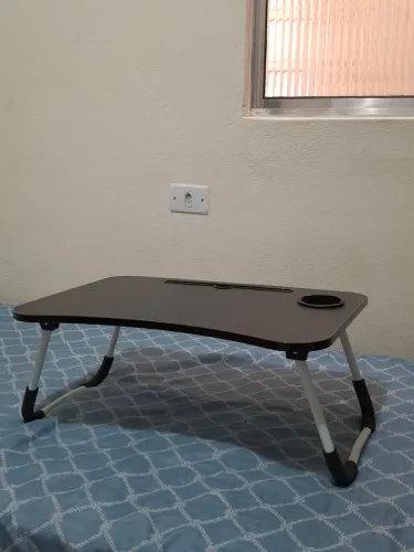 Mesa para Estudos e Notebook