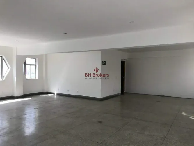 SALA COM 120 M² PARA LOCAÇÃO NO LOURDES