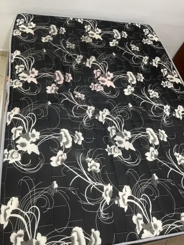Vendo colchão de casal