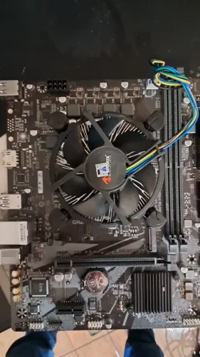 Placa mãe H610M k DDR4 Gigabyte - pinos tortos