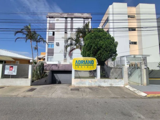 Apartamento com 2 dormitórios para alugar, 70 m² por R$ 2.680,18/mês - Capoeiras - Florian