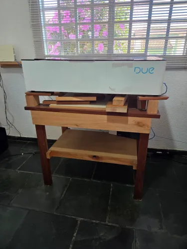 Máquina Laser Due Flow CO2 45W 220v + Kit Lente + Bancada Inclusa