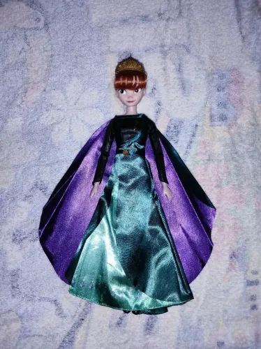 Boneca Anna Rainha Frozen 2 Disney Store Princesa Barbie
