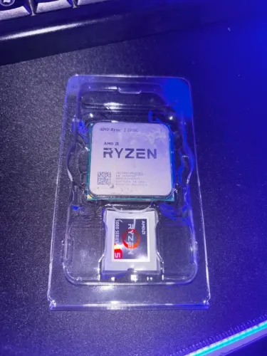 Processador AMD Ryzen 3 2200G (Com Vídeo Integrado) - Funcionando Perfeitamente