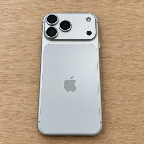 iPhone 17 Pro Max - 100% de Bateria - Pequeno Detalhe na Tela