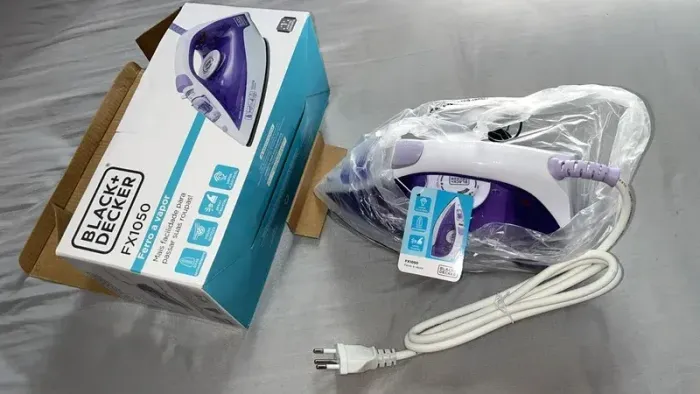 Ferro De Passar Roupa À Seco Ou Vapor Black Decker Fx1050 Roxo 127V