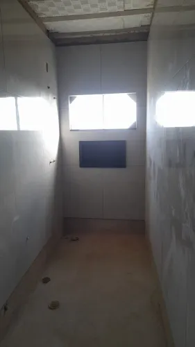 Pedreiro (fundação ao acabamento)