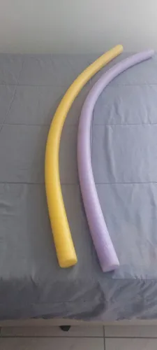 Boia espaguete flutuador
