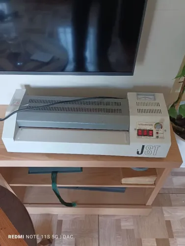 Vendo laminadora semi nova