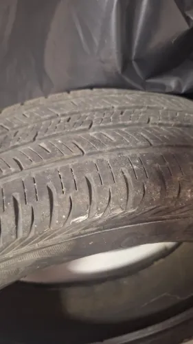 Pneu Continental 215/55 R18 - Ótimo