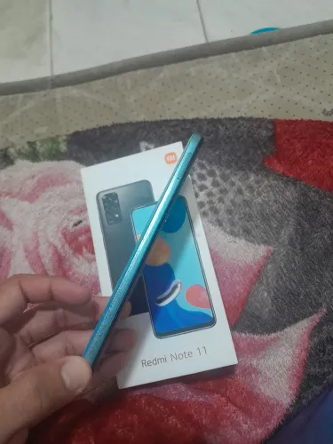Redmi Note 11 todo bom nunca foi aberto tem carregador todo original muito bom pra jogar