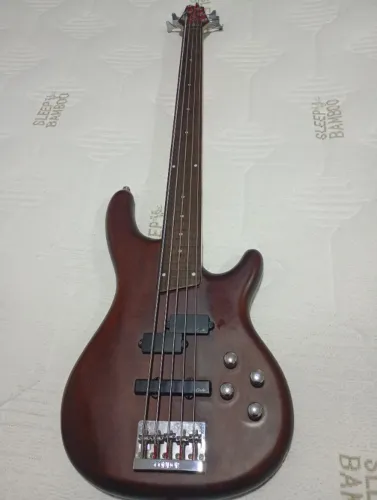 Baixo Fretless 5 Cordas Condor
