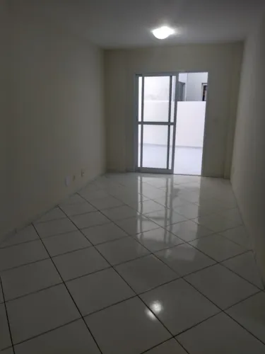 Venha morar no pedaço do paraíso com qualidade e 60 metros da praia