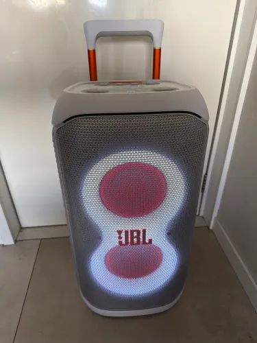 JBL 320 - branca - 1 ano de uso