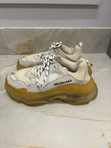 Tênis Balenciaga Triple S Branco Feminino (37)