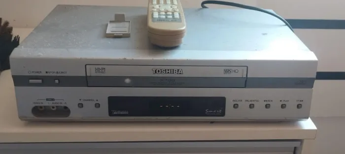 Vídeo cassete Toshiba