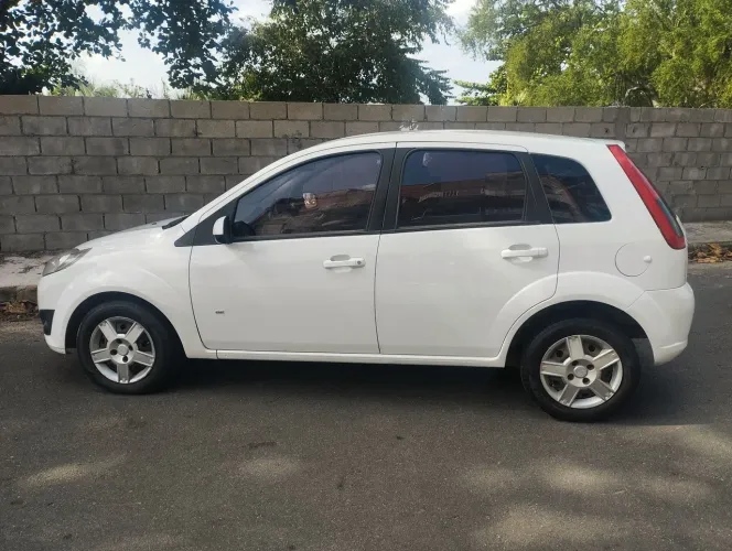 Ford Fiesta SE 1.0 8V Flex 5P 2014