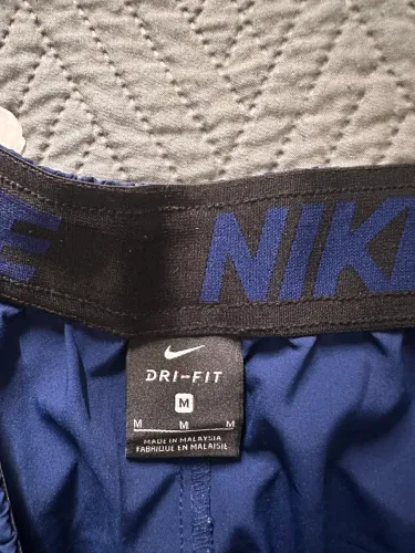 Bermuda Nike