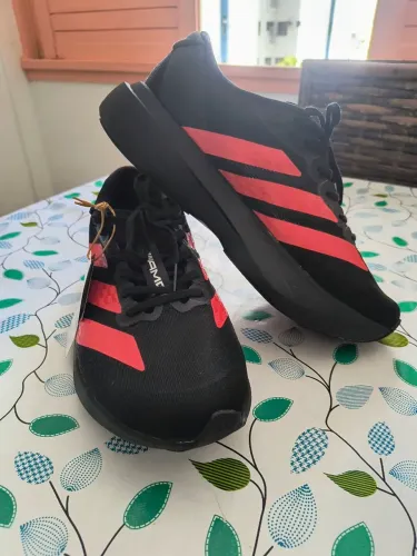 MARCAS Adidas<br>ADIDAS ADIZERO EVO SL ' MERCEDES AMG BLACK LUCID RED