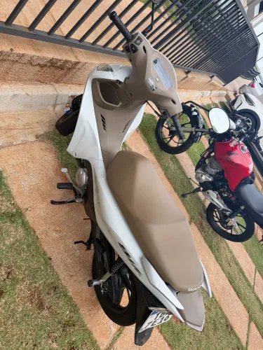 Honda Biz 2025 à venda ?