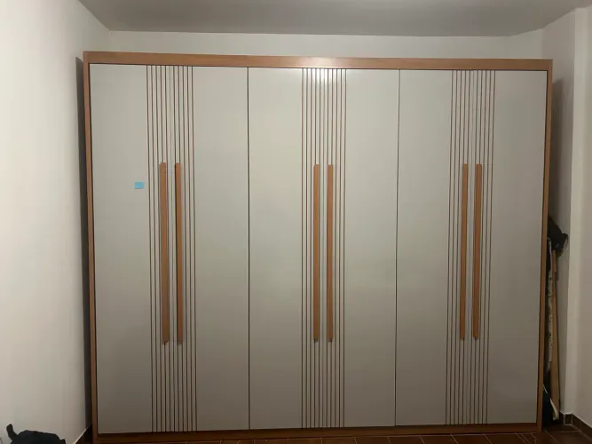 Guarda roupa 6 portas 