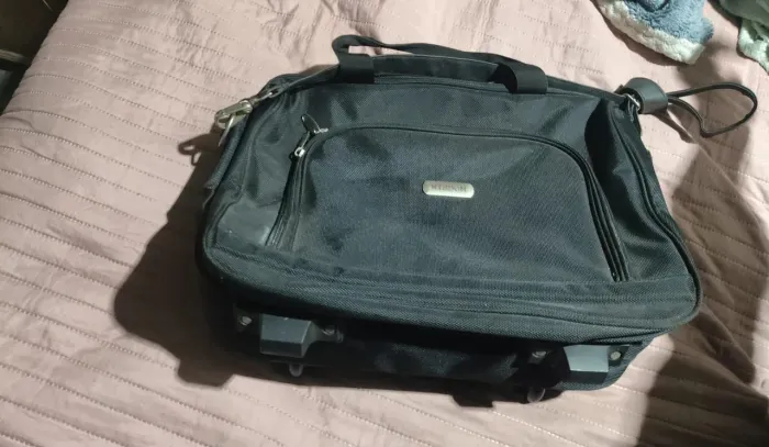 Vende Se uma bolsa widsom original