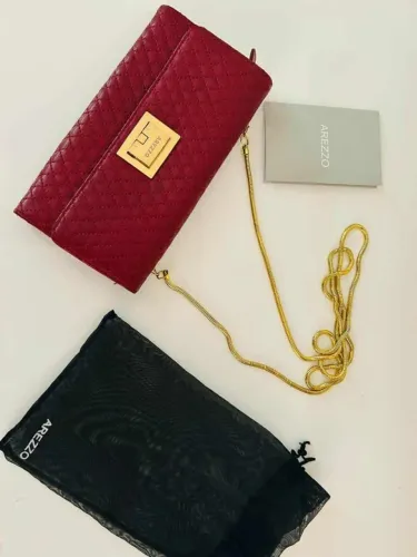 Bolsa Arezzo original R$130