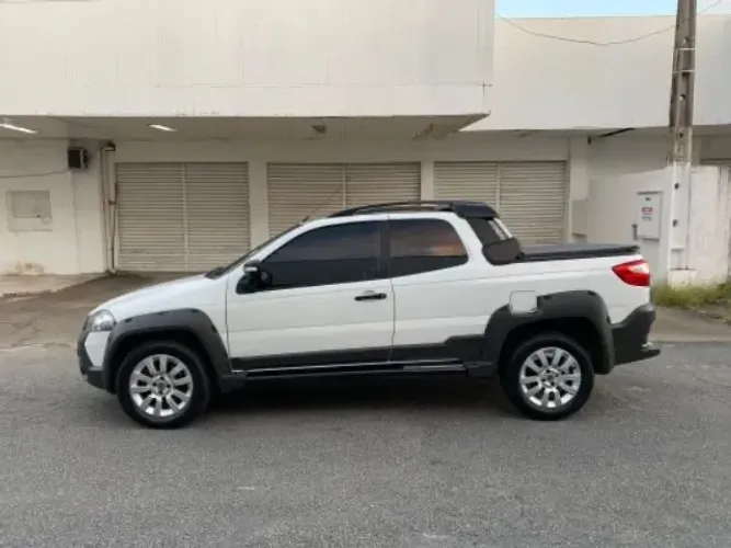 Fiat Strada Adventure1.8/ 1.8 Locker Flex CD 2015