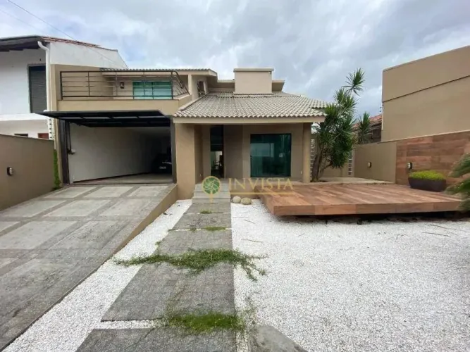 Casa com Vista para o Mar no Balneário do Estreito | 345 m² Privativos