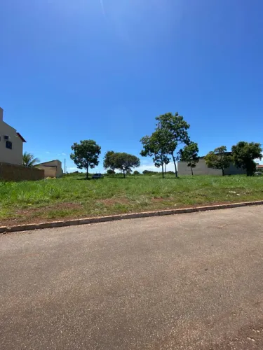 Terreno 265m² no loteamento Jardim Madri