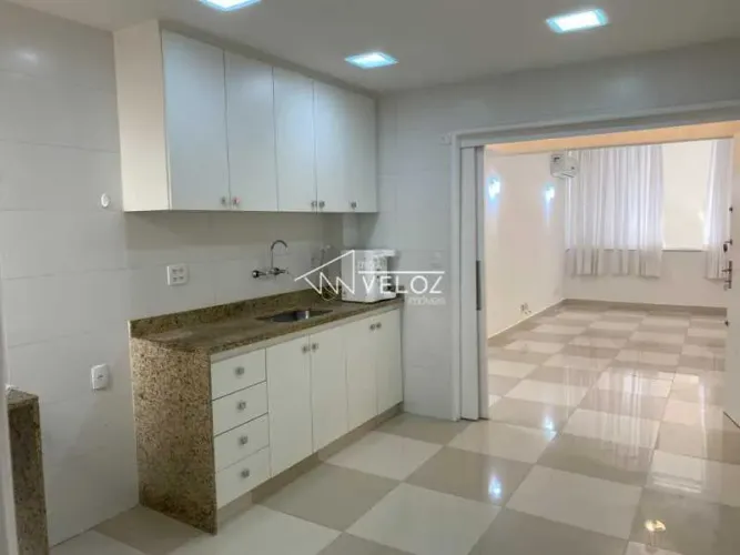 Apartamento - / Residencial / Glória