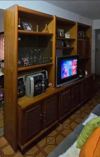 Estante Grande Madeira Cerejeira Sala Compartimentos Cristaleira VENDA URGENTE