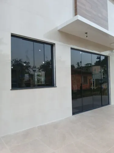 Porta,janelas,espelhos,box de banheiros e manutenções 