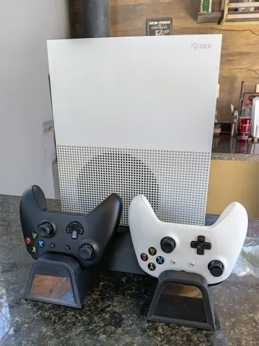 XBOX ONE S 1TB